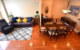 Tuscany 2900 - Classic Italian Style 3Br W Parking Near Airport
